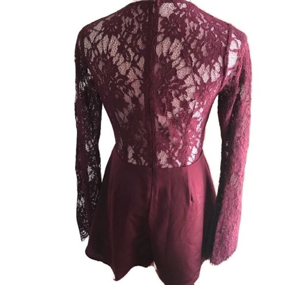 Tobi Maroon Lace Top Romper Size M - Picture 2 of 5